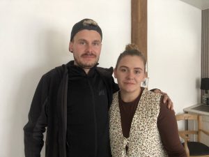 "Je suis un jeune dans un corps de vieux" : Dylan, atteint d’une maladie rare, se bat pour rester debout