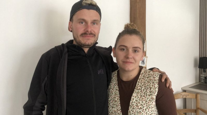 "Je suis un jeune dans un corps de vieux" : Dylan, atteint d’une maladie rare, se bat pour rester debout