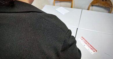 « Je suis une survivante » : victime de violences conjugales, Fatna revit dans l’appartement où elle a été relogée