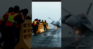 Jet Skid au Bord de la Piste sous des Vents Violents