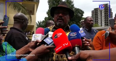 Joshua Osih vote au Lycée Joss à Douala 1er pour 2025