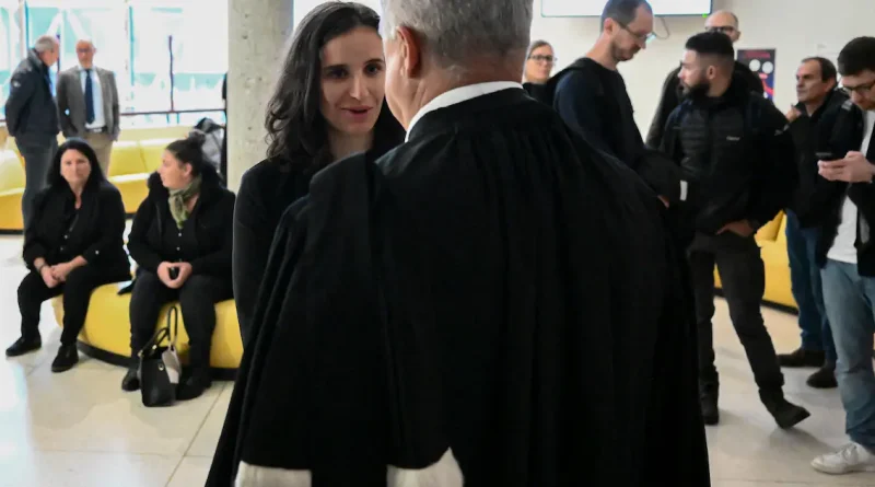 Julia Simon, biathlète, suspendue six mois dont cinq avec sursis par la Fédération française de ski