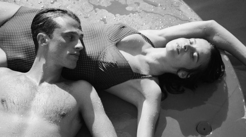 L’Étranger de Camus revisité par François Ozon en noir et blanc - ICI