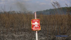L’UE et ses partenaires investissent 400 millions d’euros dans le déminage en Ukraine