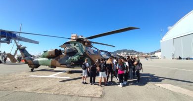 La 3EME 7 en visite sur un porte-hélicoptère – Collège Arthur Giovoni – Ajaccio