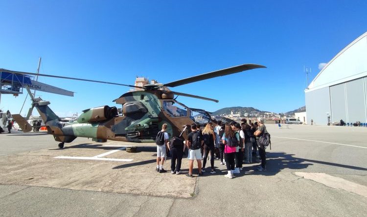 La 3EME 7 en visite sur un porte-hélicoptère – Collège Arthur Giovoni – Ajaccio