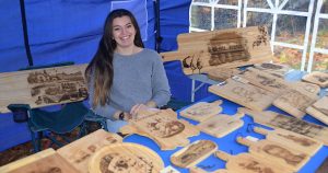 La Celle-en-Morvan. Maëva Nahan personnalise des objets utiles ou de déco