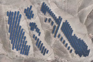 La Chine se couvre de champs de panneaux solaires d’un gigantisme inédit