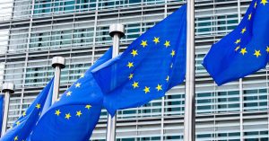 La Commission européenne envisage de réviser ses lois numériques pour soutenir l'IA européenne