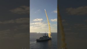 La FREMM DA Alsace tire un missile Aster 30