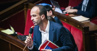 La France insoumise dépose une motion de censure à l'approche des fêtes de Noël