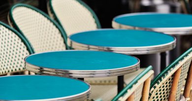 "La place des noirs, c'est à la cave" : à Bordeaux, la plainte collective contre un patron de brasserie