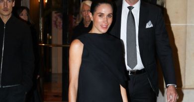 La robe satinée de Meghan Markle : l'élégance incontournable pour les fêtes de fin d'année