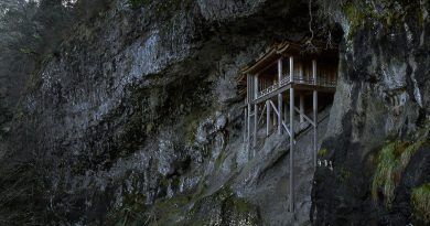 La statue en pied de Zaô Gongen et le mystérieux pavillon Nageire-dô