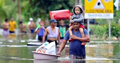 La "super-typhon" Fung-wong touche terre aux Philippines, au moins deux morts