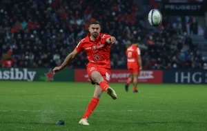 Le sort d’une famille vivant dans le bois enflamme le gouvernement Meloni