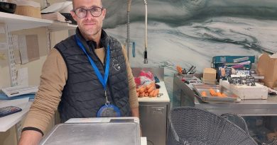 "Le MOF c'est le graal" : ce poissonnier-écailler de l'Oise rêve de devenir le meilleur de France