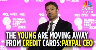 Le PDG de PayPal explique l'éloignement des cartes de crédit