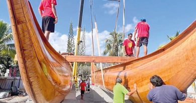 Le Tapura dénonce “un scandale culturel” après l’abandon de la pirogue