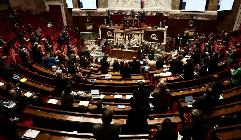 Le budget de la Sécu et son débat sur les retraites suspendus au vote sur les "recettes"