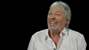 Le chanteur Cookie Dingler dans Gsuntheim - ICI