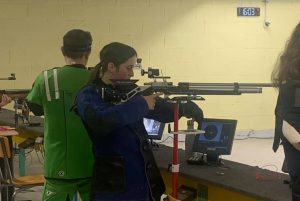 Le club de tir sportif de Vire Normandie brille à domicile et qualifie des tireurs pour les régionaux