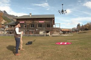 "Le gain de temps est évident" : comment le drone peut révolutionner l'aide aux personnes en montagne