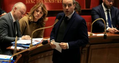 Le gouvernement veut croire à un compromis malgré le rejet quasi unanime du budget