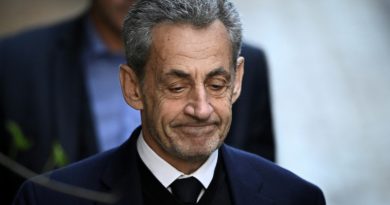 "Le journal d'un prisonnier": Sarkozy va publier un livre sur ses trois semaines de détention