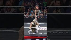 Le match #ICTitle tient toutes ses promesses ! 😮‍💨 #WWERaw