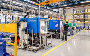 Le projet de réorganisation de Hager Group en discussion