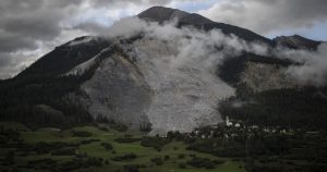 Le risque d'effondrement d'un pan entier de roche à Brienz est levé | RTS
