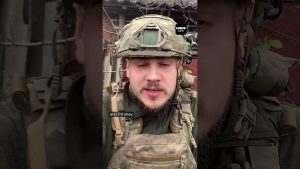 Le soldat ukrainien Alex de @Fenix_DPSU sain et sauf après l'explosion