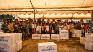 L'école d'Acoua 1 reçoit des colis de fournitures scolaires en provenance de l'Hexagone