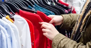 L'écoscore des vêtements jugé « arbitraire » et « non conforme » aux standards européens par le Conseil d'État