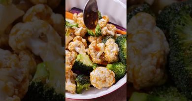 Légumes rôtis crémeux à la feta : un délice à découvrir !