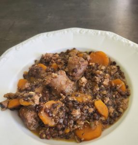 Lentilles aux fricandeaux : une recette savoureuse et réconfortante à découvrir