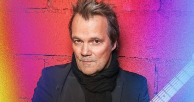 Les Essentiels de Décibels : Axel Bauer, une carrière entre succès commerciaux et satisfaction artistique - ICI