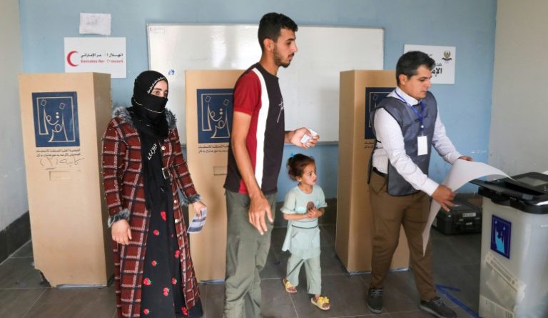 Les Irakiens aux urnes pour élire un nouveau Parlement