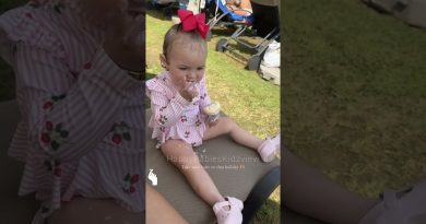 Les bébés adorent la glace plus que tout ! 🍦💖