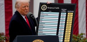 Les droits de douane américains vont passer au scanner de la Cour suprême