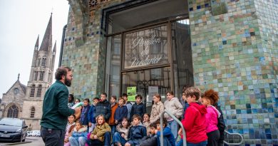 Les élèves à la découverte de l’Art déco limougeaud