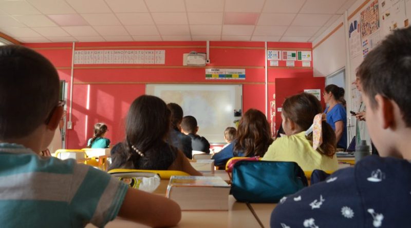 Les enfants ont-ils école lundi 10 novembre ? La réponse est oui.