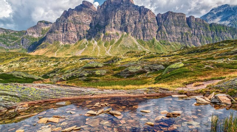 Auvergne-Rhône-Alpes, Lyon, Annecy, Alps, volcano, lake, mountain, ski, village