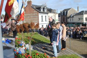 Les jeunes générations honorent la mémoire du 11 novembre à Eu