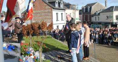 Les jeunes générations honorent la mémoire du 11 novembre à Eu