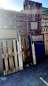 Les portes du collège de nouveau bloquées