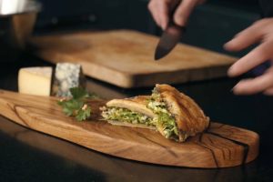 Les recettes de Graille sur le rail : le cheesy croissant 100% parisien