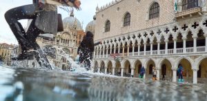 Les risques climatiques des assureurs impactent les dettes souveraines en Europe