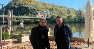 Les textes de chansons écrits par Françoise Sagan rassemblés dans un livre : rencontre avec son fils à Cajarc